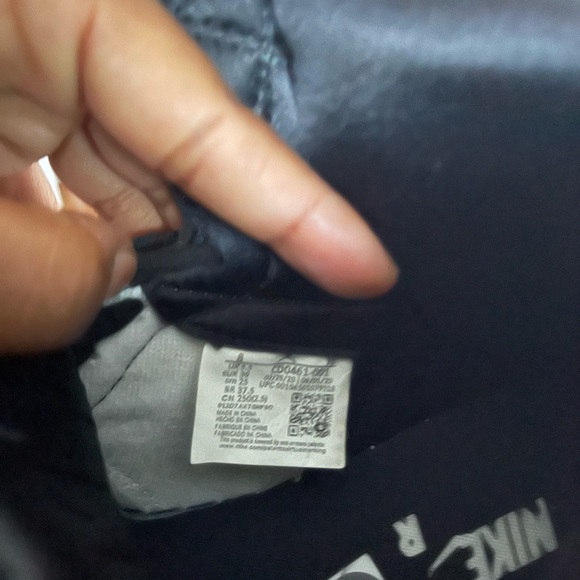 Silver Toe Jordan 1 - Picture 7 of 8